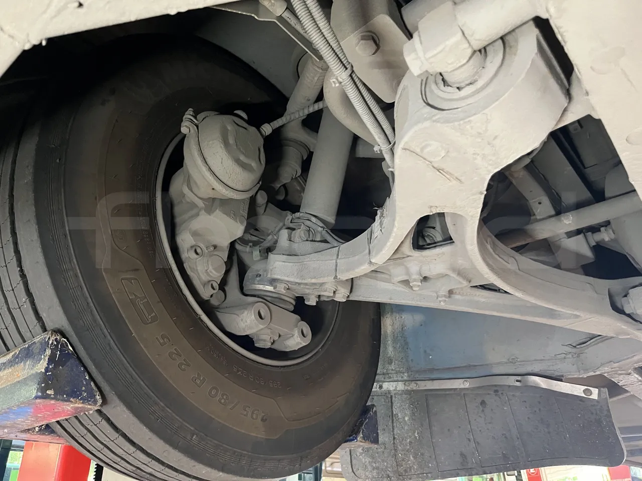 Iveco Crossway - First Axle Right Side