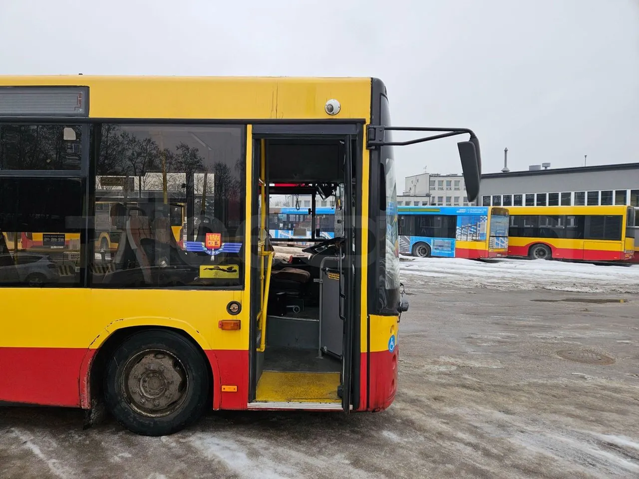 MAZ 206 206 - Euro 5 - 130 kW - 8.65 mt - front door 1 open