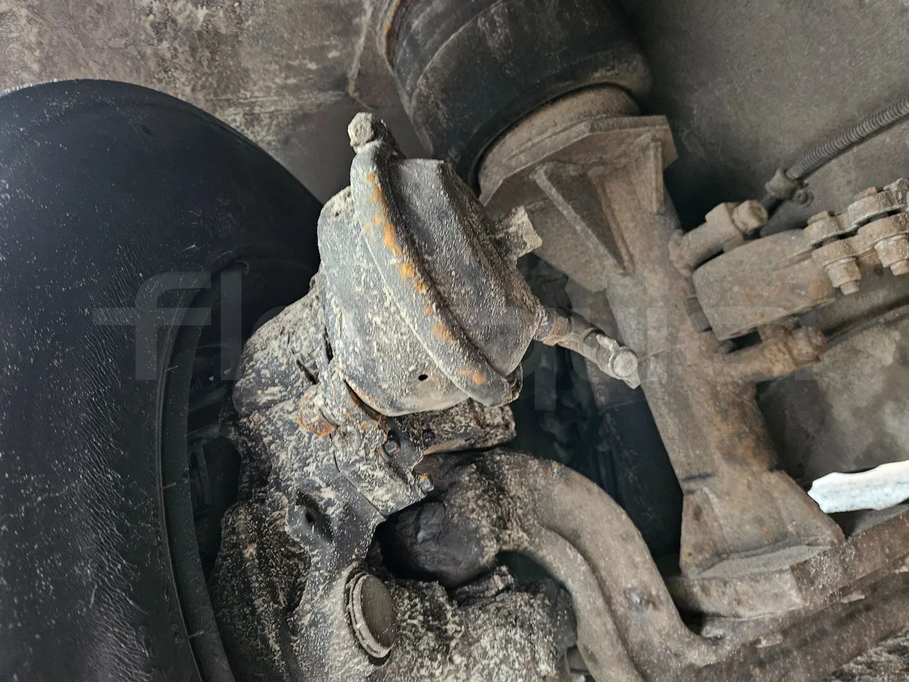 MAZ 206 206 - Euro 5 - 130 kW - 8.65 mt - front brake calipers right