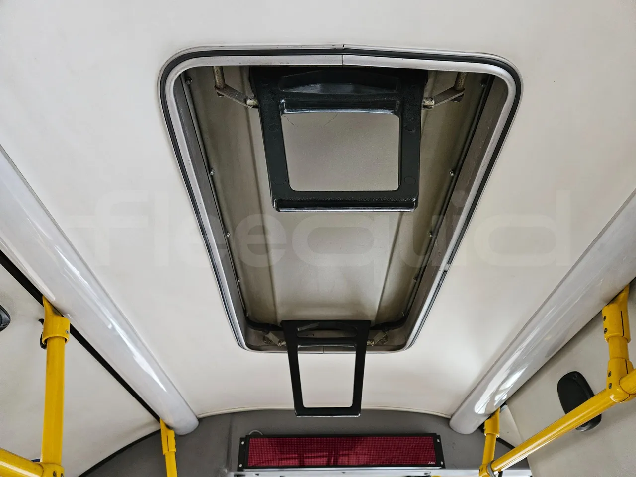 MAZ 206 206 - Euro 5 - 130 kW - 8.65 mt - roof hatch 1