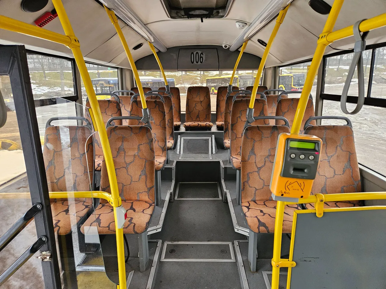 MAZ 206 206 - Euro 5 - 130 kW - 8.65 mt - reverse view middle aisle