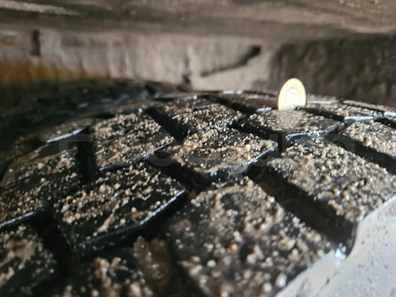 MAZ 206 206 - Euro 5 - 130 kW - 8.65 mt - tread condition second axle tires left