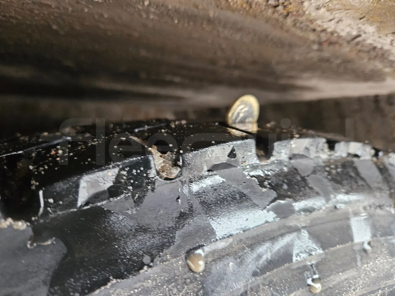 MAZ 206 206 - Euro 5 - 130 kW - 8.65 mt - tread condition second axle tires right