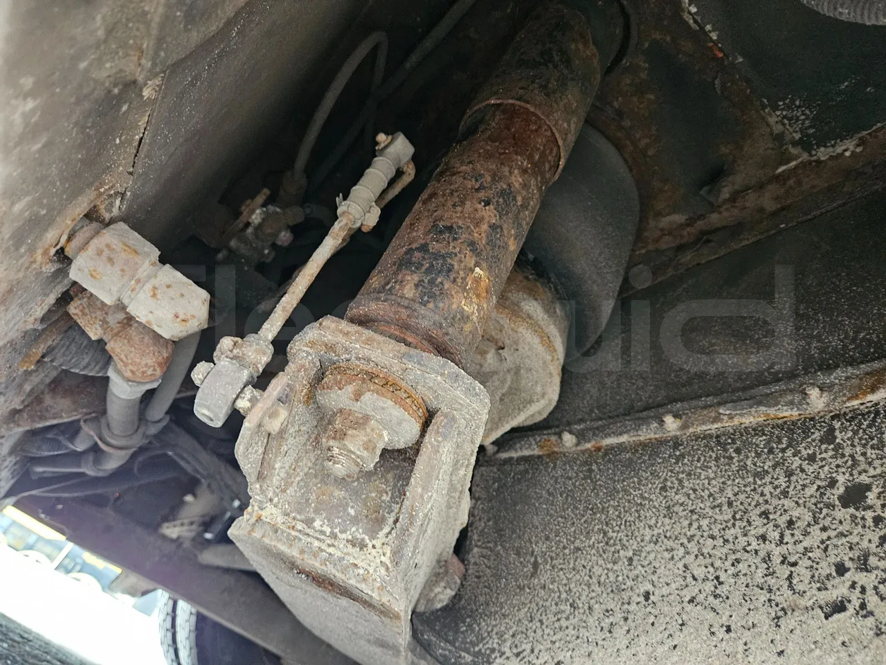 MAZ 206 206 - Euro 5 - 130 kW - 8.65 mt - axle 2 shock absorbers 1 left