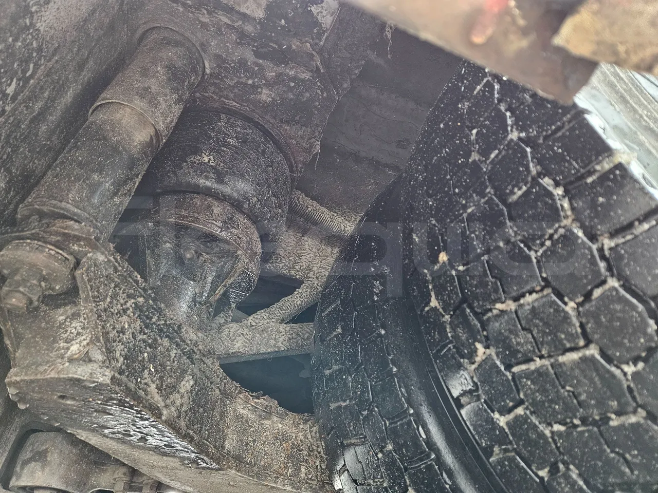 MAZ 206 206 - Euro 5 - 130 kW - 8.65 mt - axle 2 shock absorbers 2 left