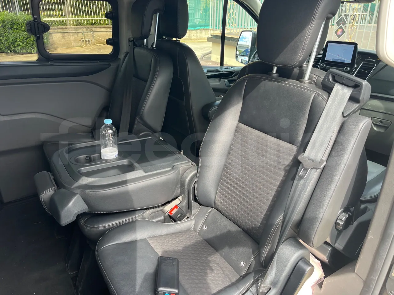 Ford Tourneo Custom BLFA1DBX -EUR6 -125kW -4.972m - disabled area photo