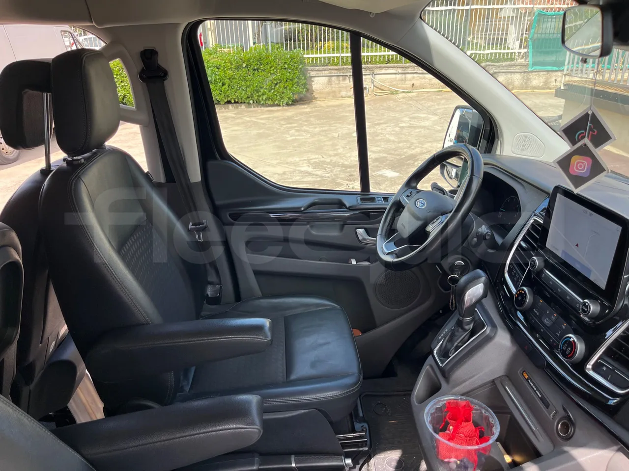 Ford Tourneo Custom BLFA1DBX -EUR6 -125kW -4.972m - driver's seat photo