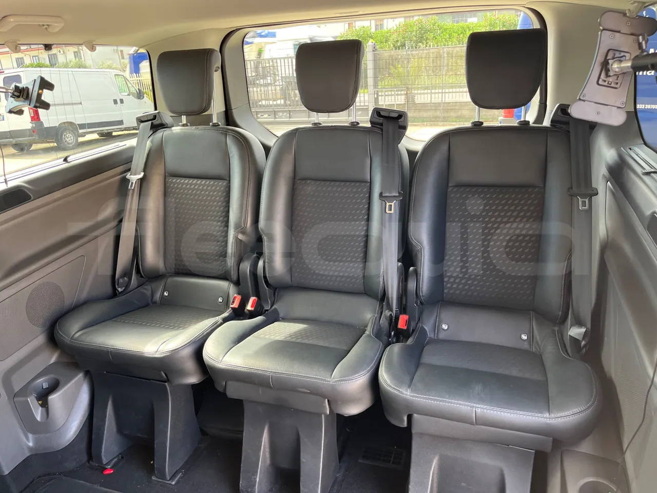 Ford Tourneo Custom BLFA1DBX -EUR6 -125kW -4.972m - interior reverse seats driver height