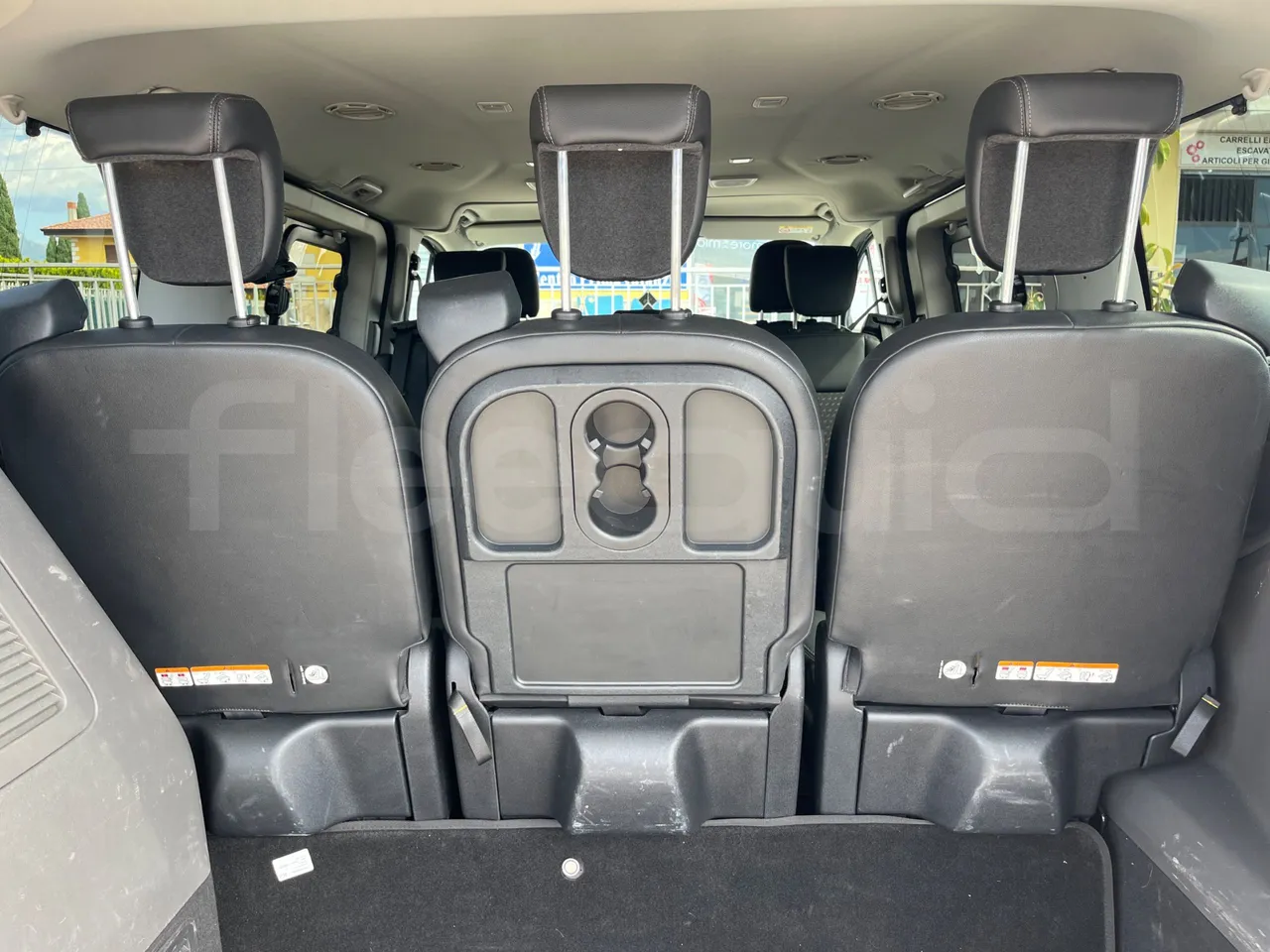 Ford Tourneo Custom BLFA1DBX -EUR6 -125kW -4.972m - forward view all seats last row height