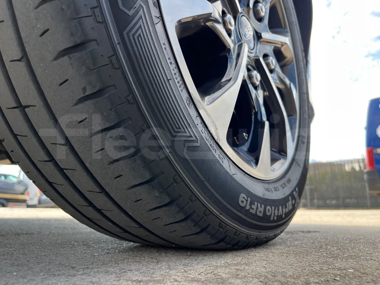 Ford Tourneo Custom BLFA1DBX -EUR6 -125kW -4.972m - tread condition front tires left