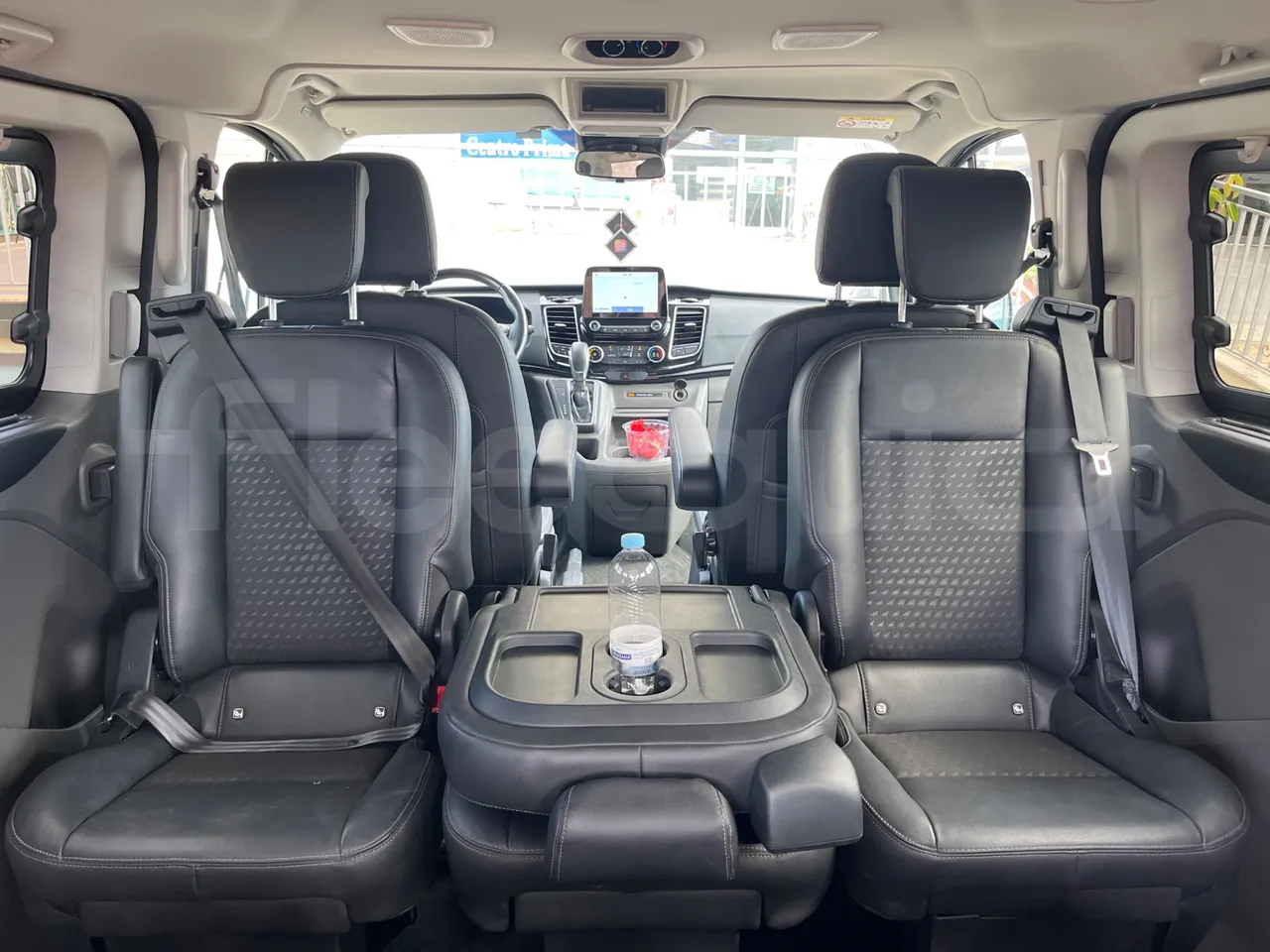 Ford Tourneo Custom BLFA1DBX -EUR6 -125kW -4.972m - power outlets detail