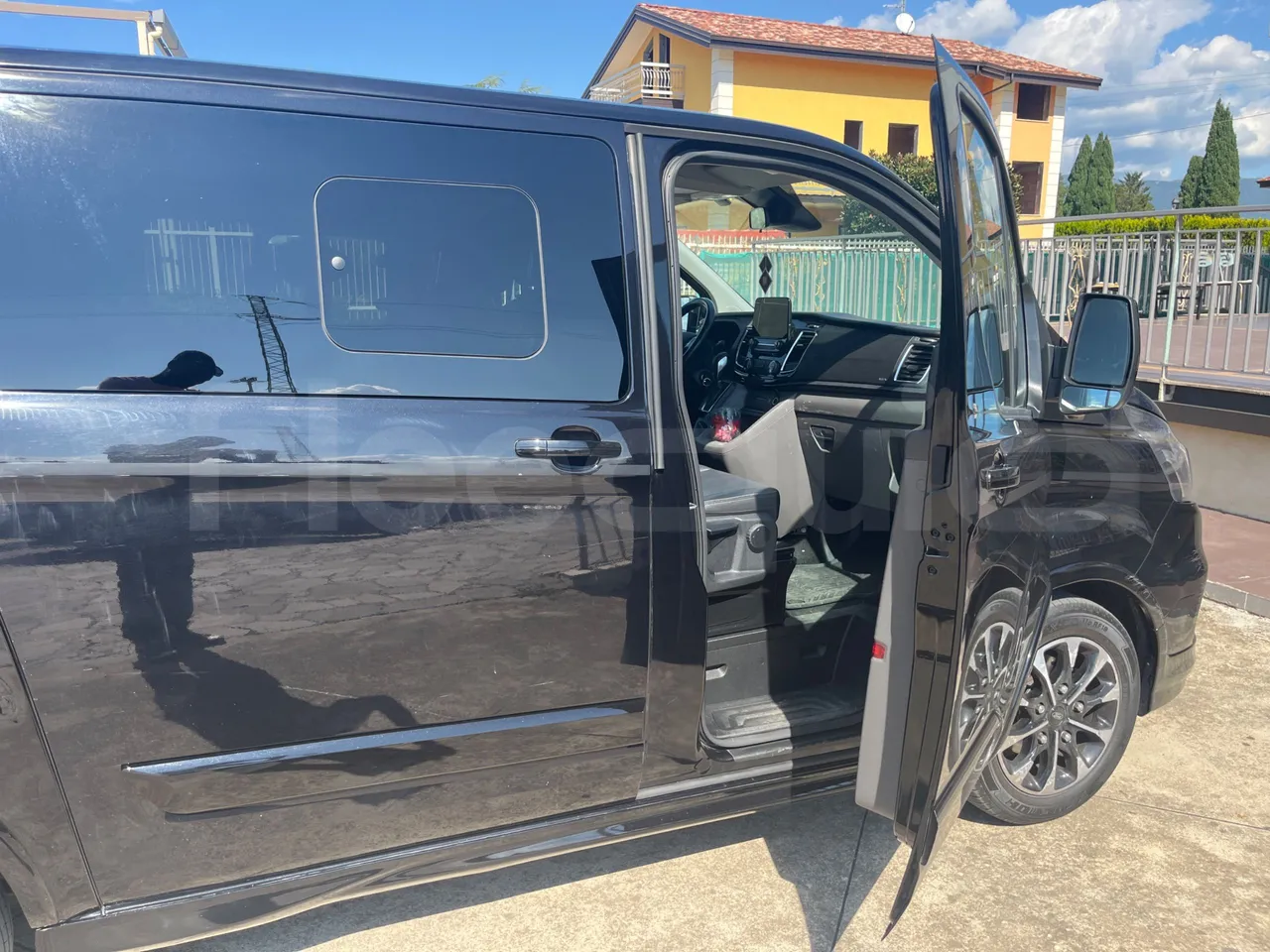Ford Tourneo Custom BLFA1DBX -EUR6 -125kW -4.972m - platform open photo
