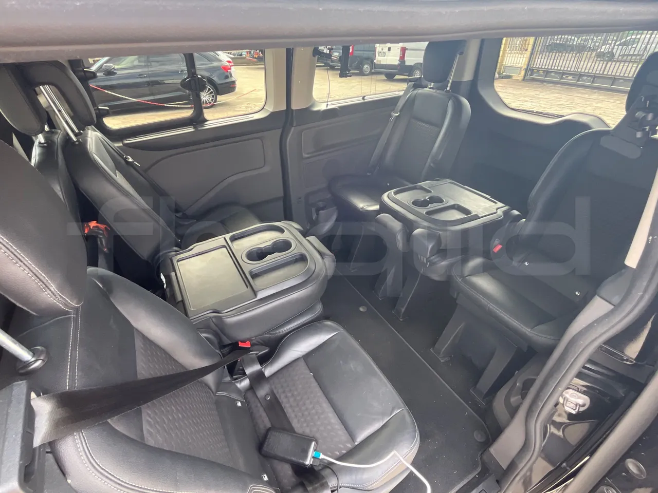 Ford Tourneo Custom BLFA1DBX -EUR6 -125kW -4.972m - table detail photo