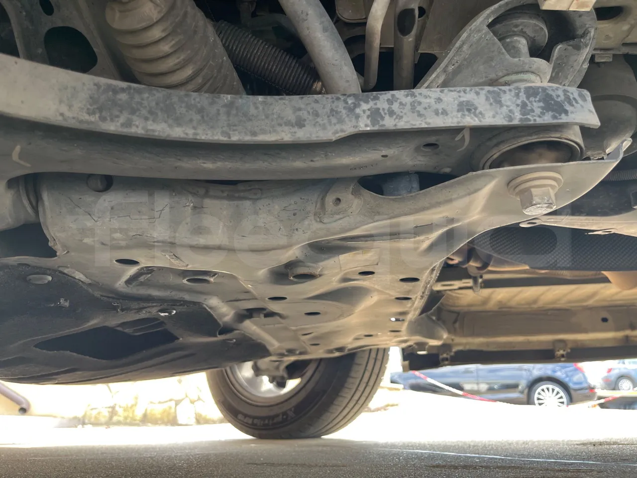 Ford Tourneo Custom BLFA1DBX -EUR6 -125kW -4.972m - front axle left side