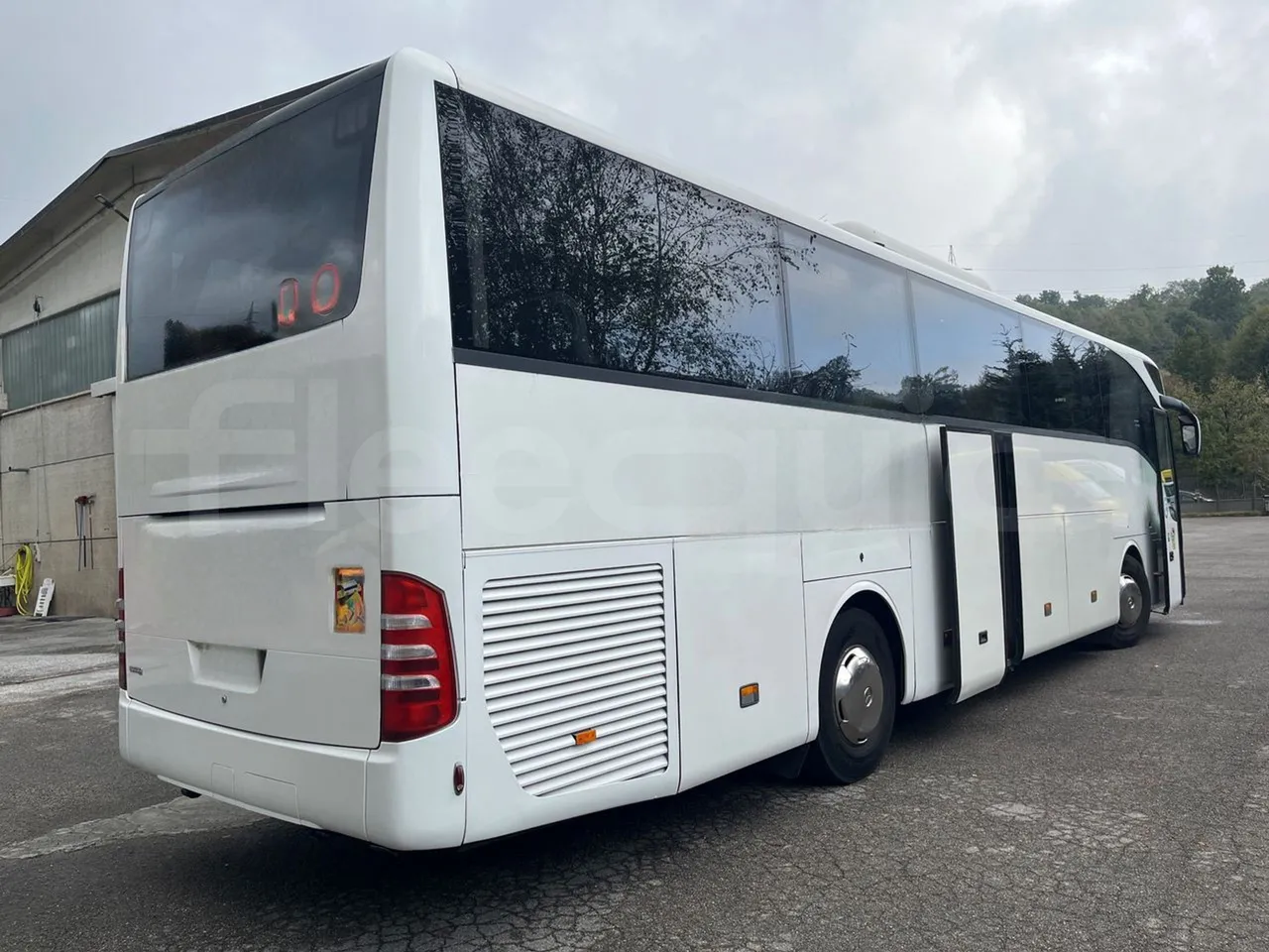 Mercedes-Benz Tourismo 632 01 - EUR5 - 300kW - 12.140m - 3/4 right rear doors open