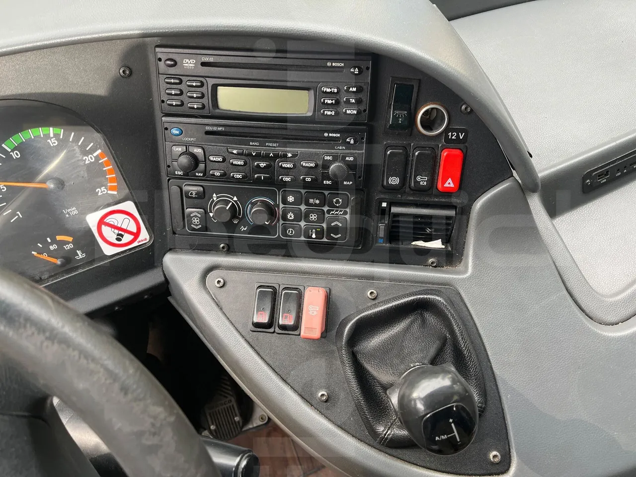 Mercedes-Benz Tourismo 632 01 - EUR5 - 300kW - 12.140m - radio accessories photo