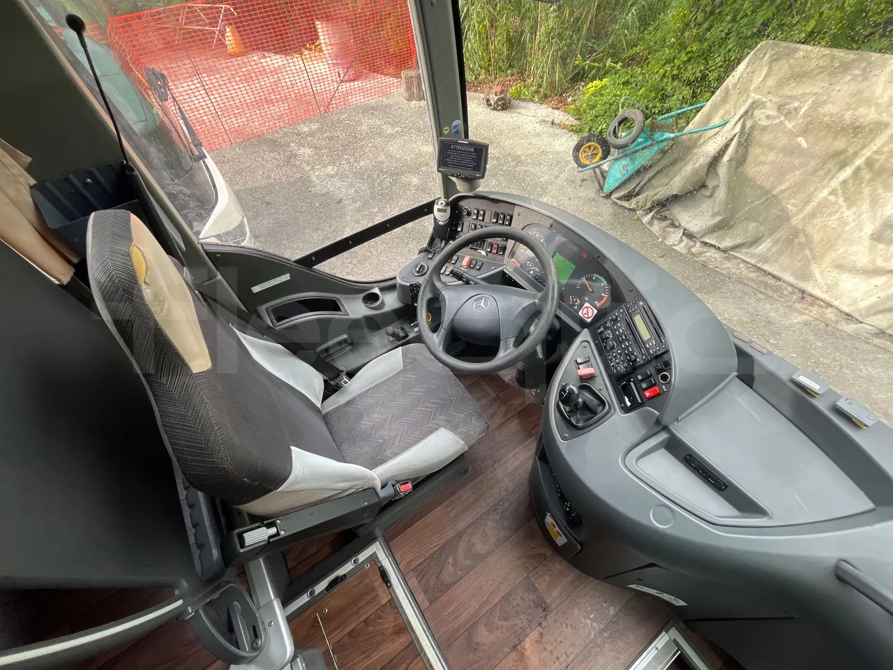 Mercedes-Benz Tourismo 632 01 - EUR5 - 300kW - 12.140m - buttons panels on