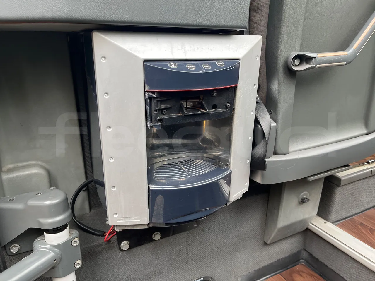 Mercedes-Benz Tourismo 632 01 - EUR5 - 300kW - 12.140m - coffee machine accessories