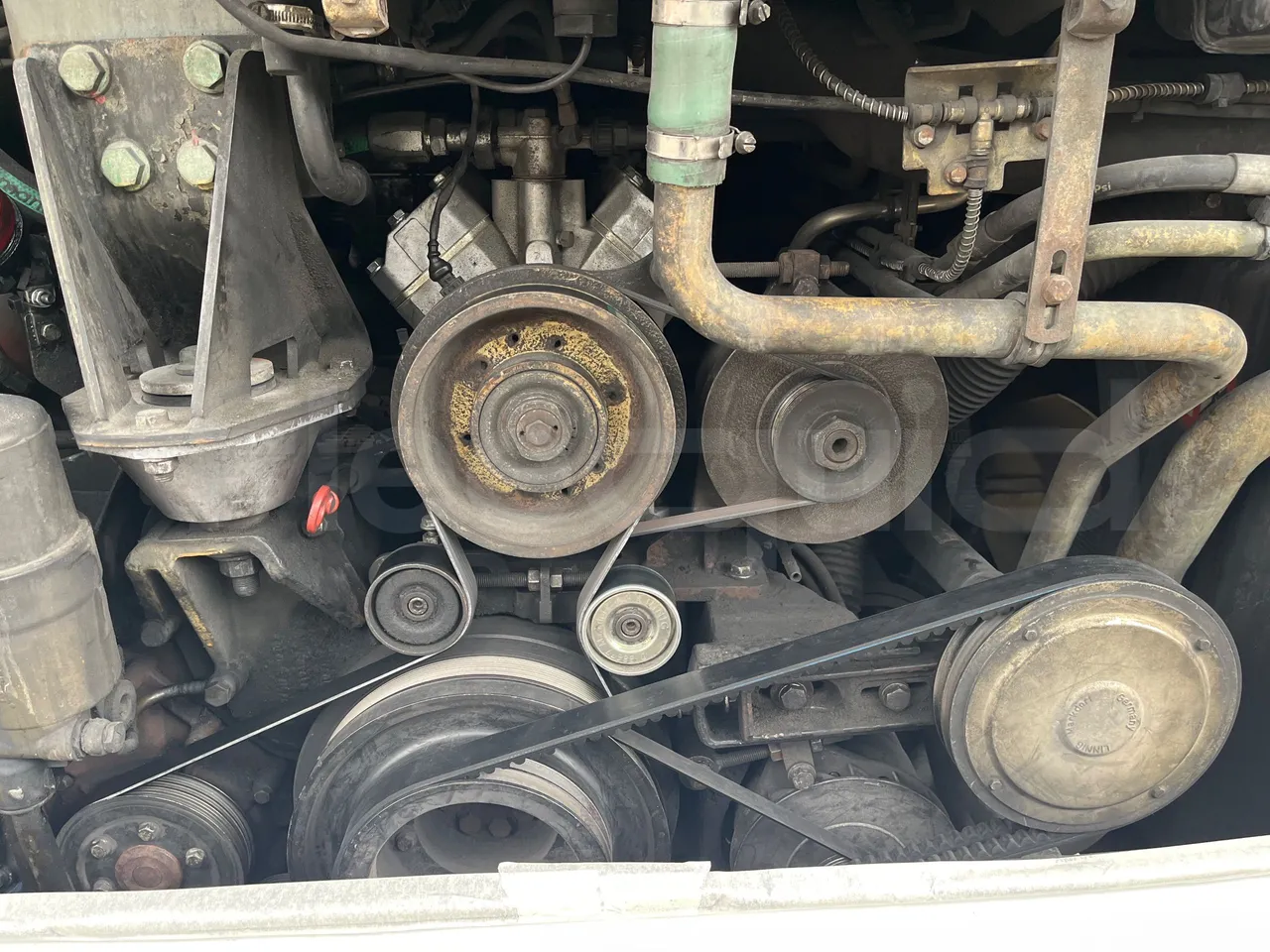 Mercedes-Benz Tourismo 632 01 - EUR5 - 300kW - 12.140m - air conditioning compressor