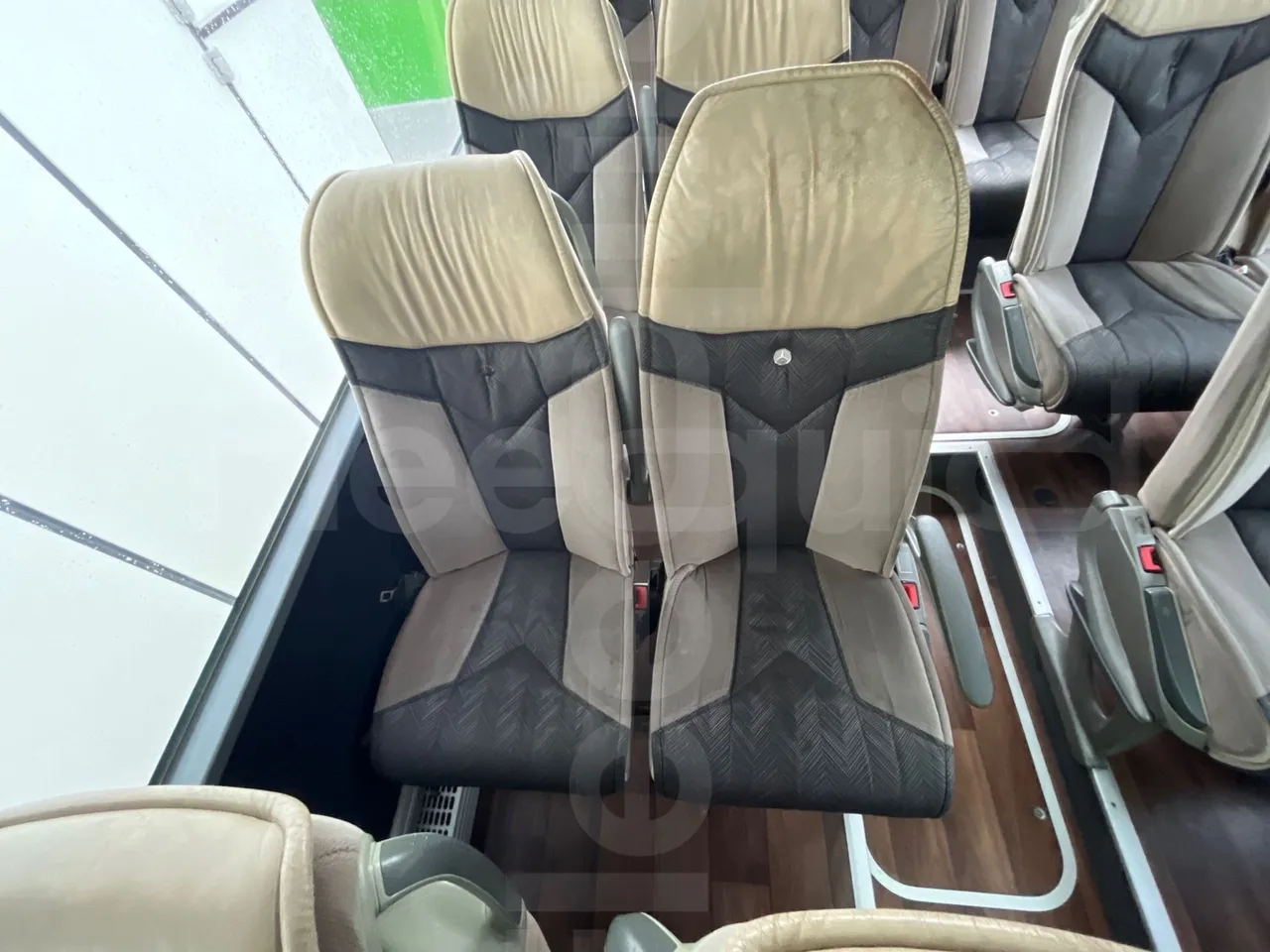 Mercedes-Benz Tourismo 632 01 - EUR5 - 300kW - 12.140m - single seat detail