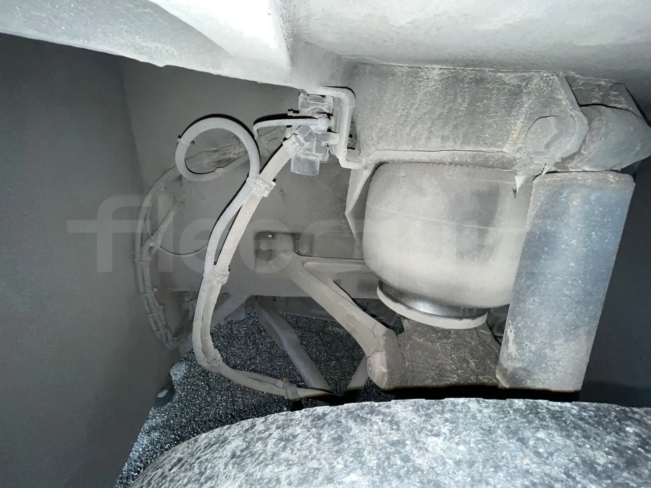 Mercedes-Benz Tourismo 632 01 - EUR5 - 300kW - 12.140m - front shock absorbers left
