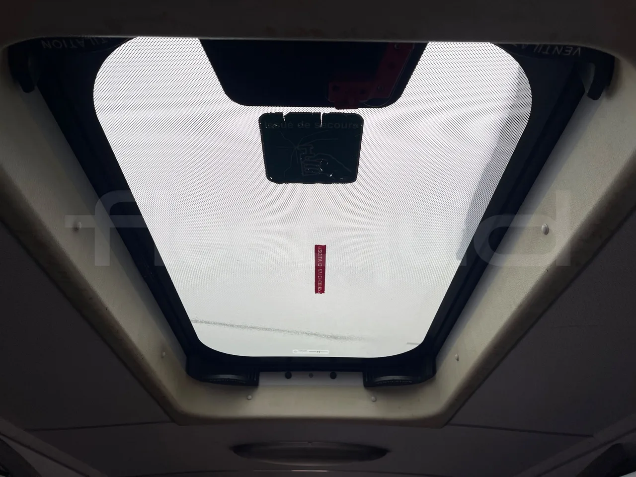 Mercedes-Benz Tourismo 632 01 - EUR5 - 300kW - 12.140m - roof hatch 2