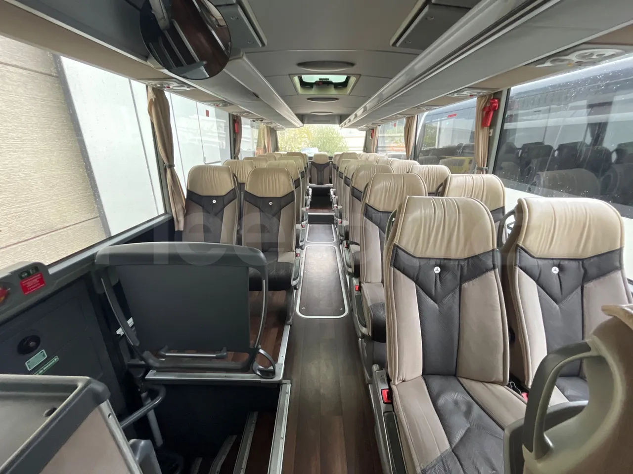 Mercedes-Benz Tourismo 632 01 - EUR5 - 300kW - 12.140m - reverse view middle aisle