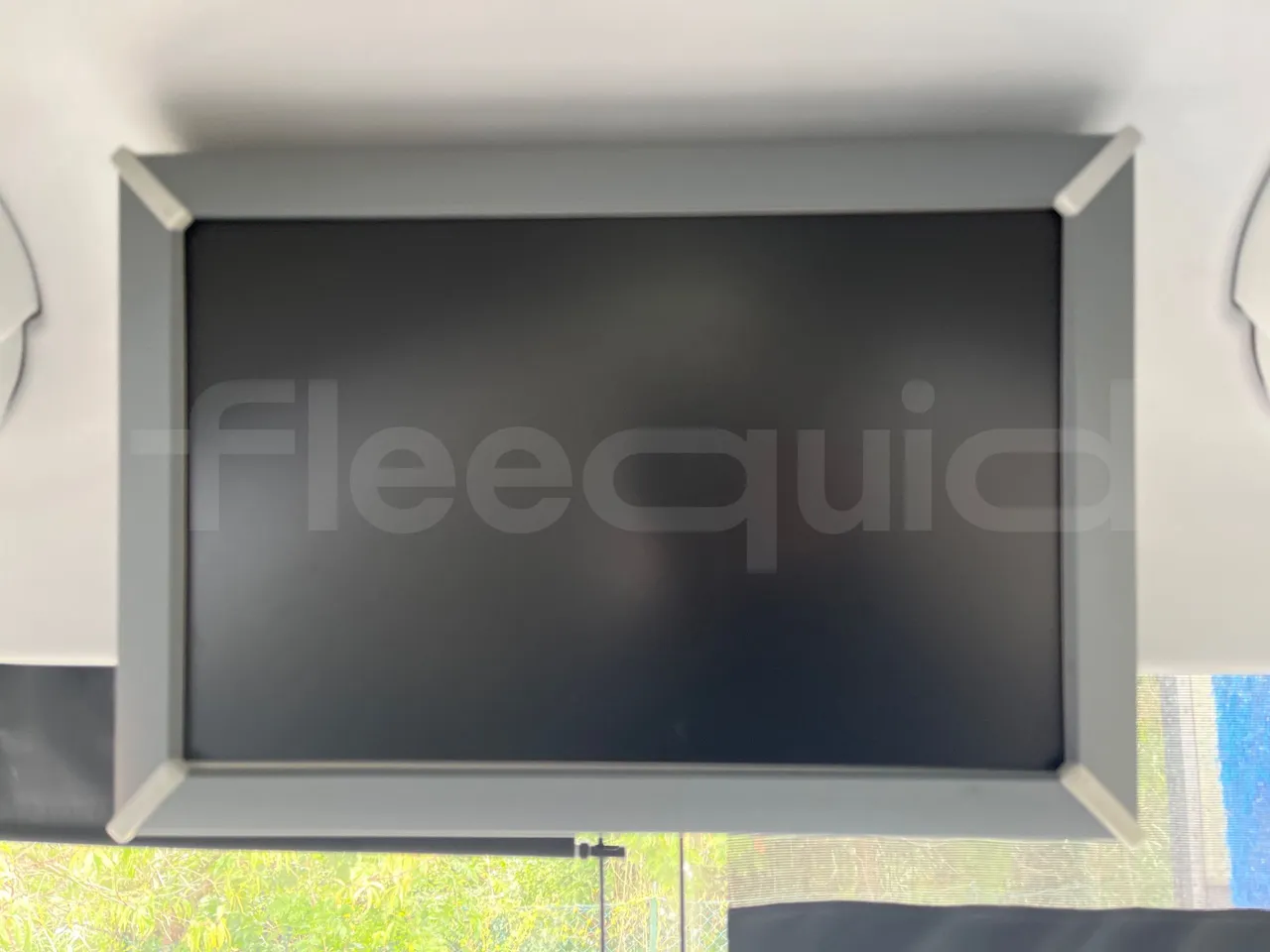 Mercedes-Benz Tourismo 632 01 - EUR5 - 300kW - 12.140m - monitor detail photo