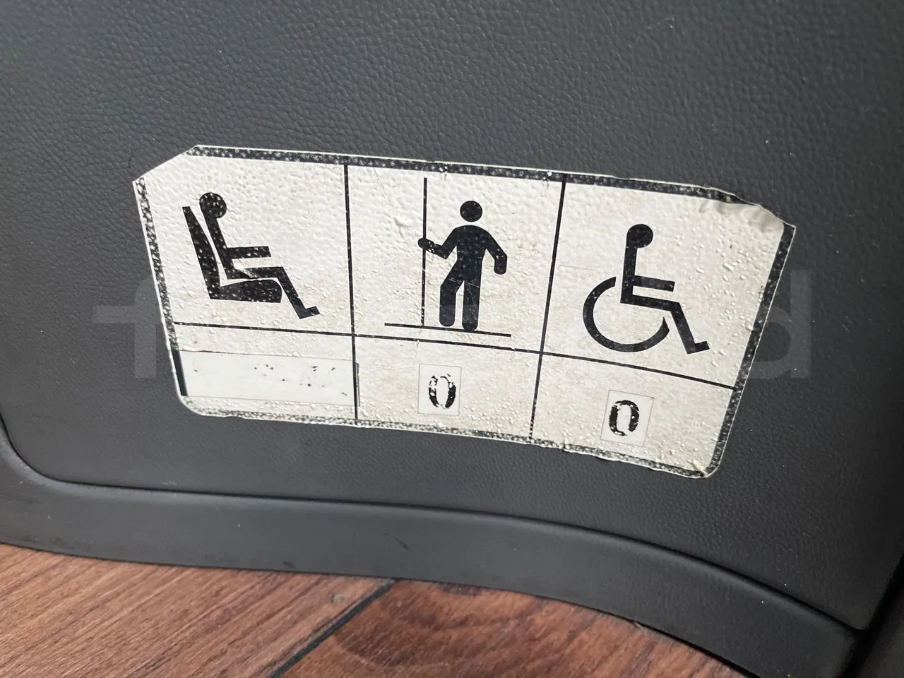 Mercedes-Benz Tourismo 632 01 - EUR5 - 300kW - 12.140m - seat plate photo