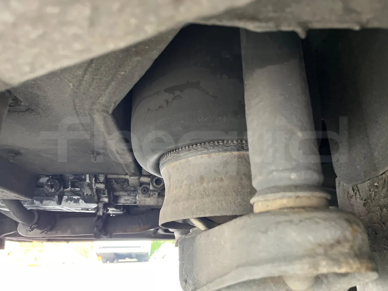 Mercedes-Benz Tourismo 632 01 - EUR5 - 300kW - 12.140m - axle 2 shock absorbers 2 left
