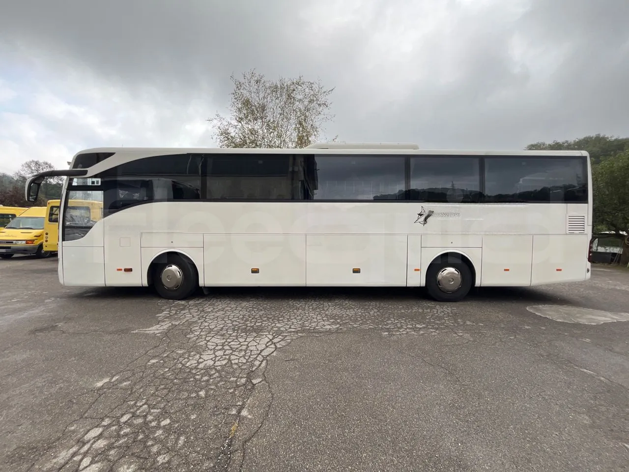 Mercedes-Benz Tourismo 632 01 - EUR5 - 300kW - 12.140m - left side photo