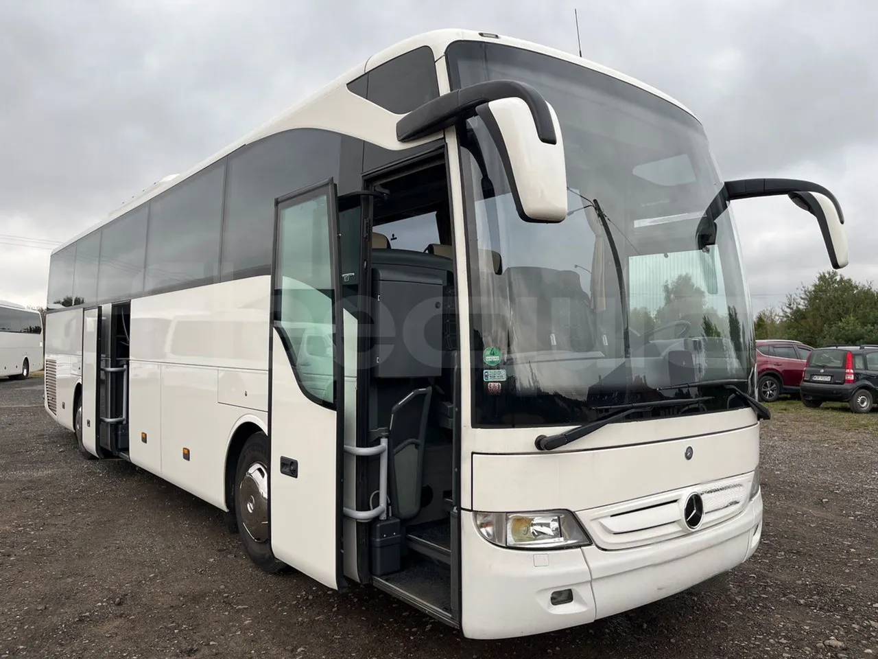 Mercedes-Benz Tourismo RHD 632 01 - EUR6 - 290kW - 12.96m - 3/4 right front doors open