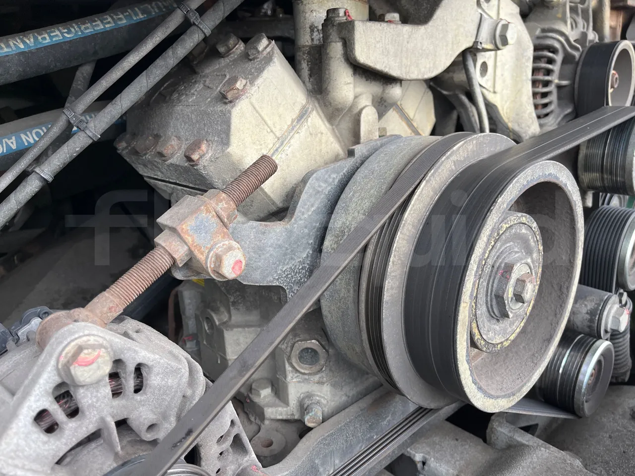 Mercedes-Benz Tourismo RHD 632 01 - EUR6 - 290kW - 12.96m - air conditioning compressor