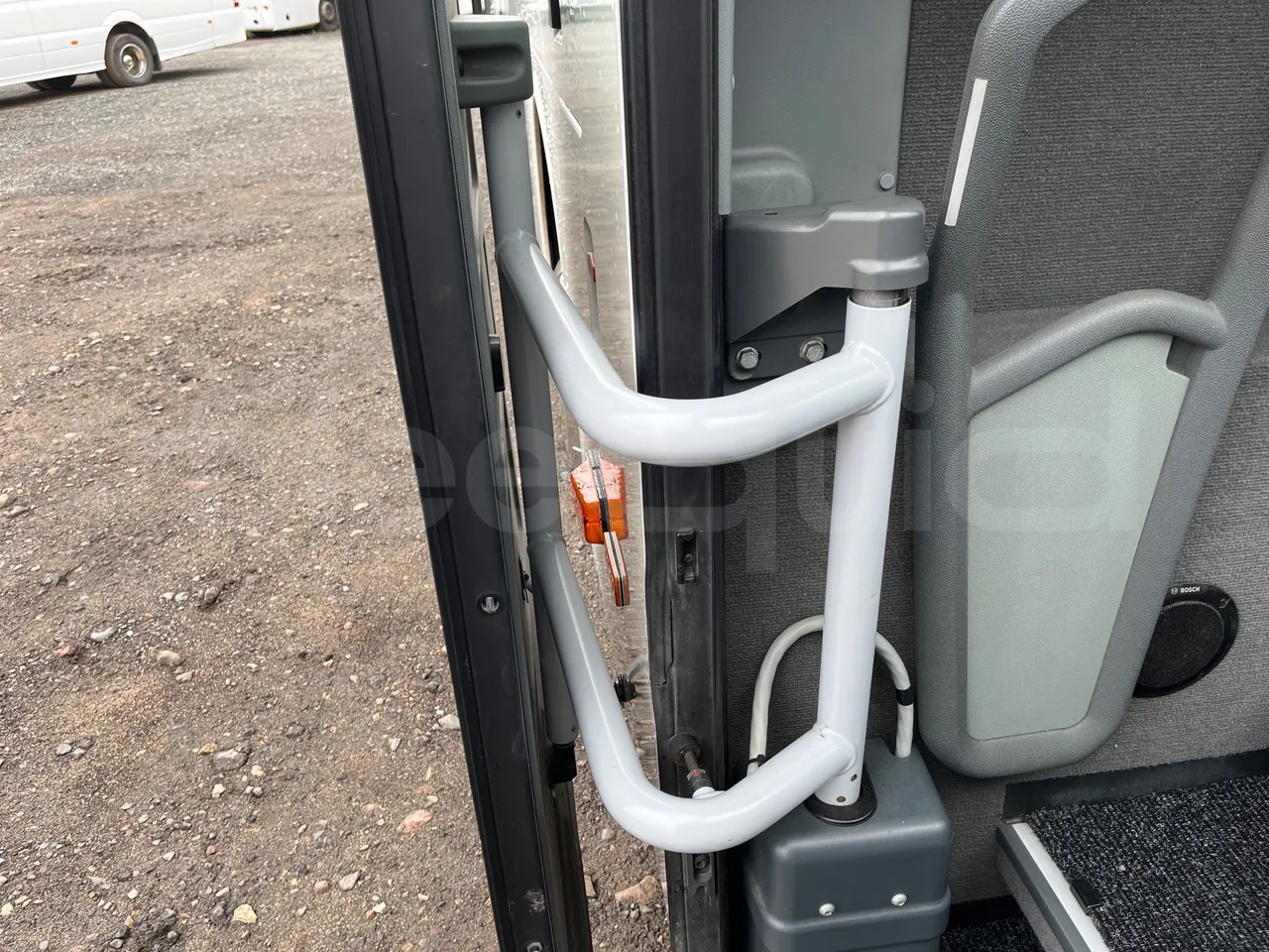 Mercedes-Benz Tourismo RHD 632 01 - EUR6 - 290kW - 12.96m - door mechanism photo