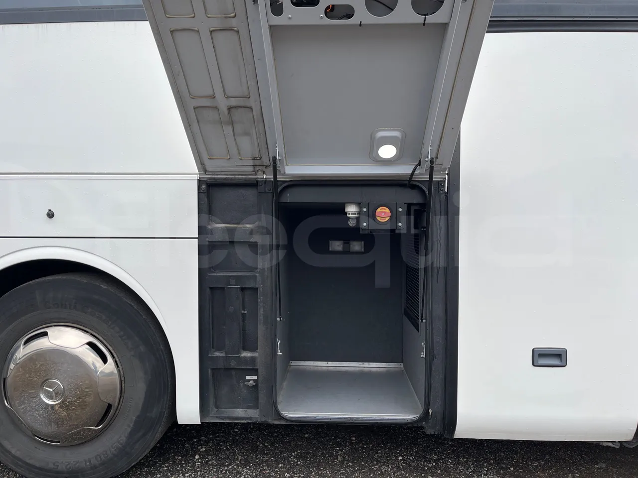 Mercedes-Benz Tourismo RHD 632 01 - EUR6 - 290kW - 12.96m - external compartments photo