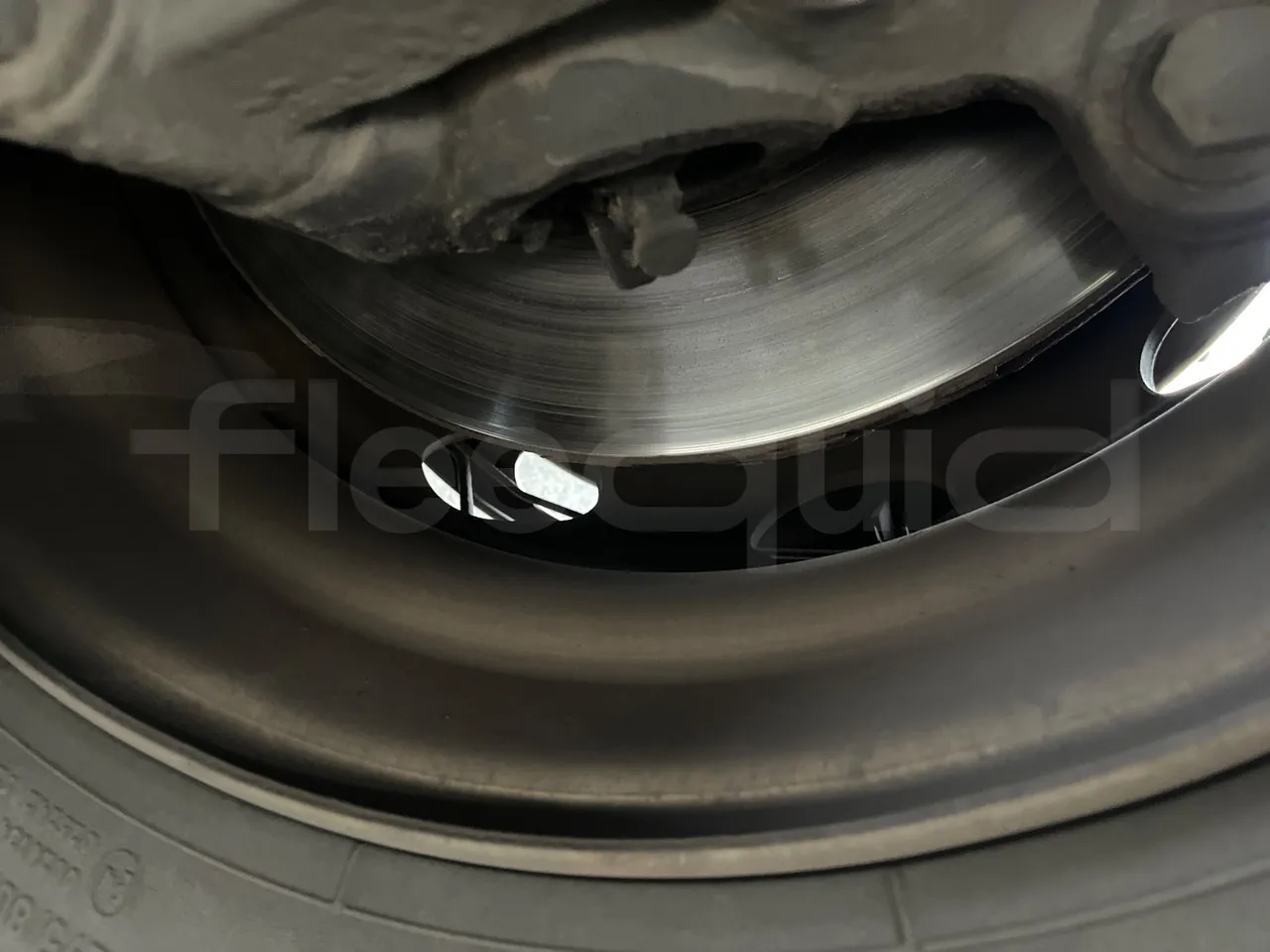Mercedes-Benz Tourismo RHD 632 01 - EUR6 - 290kW - 12.96m - front discs left
