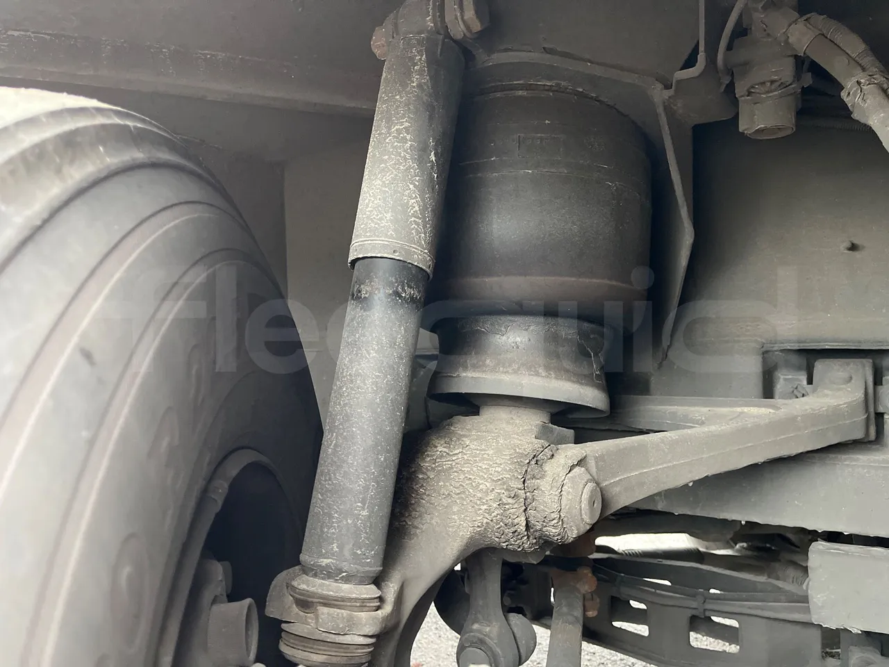 Mercedes-Benz Tourismo RHD 632 01 - EUR6 - 290kW - 12.96m - front shock absorbers right