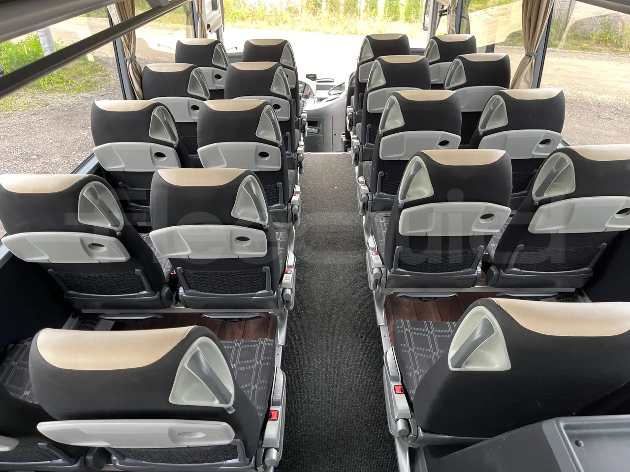 Mercedes-Benz Tourismo RHD 632 01 - EUR6 - 290kW - 12.96m - forward view middle aisle