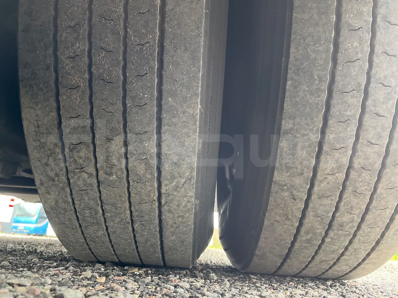 Mercedes-Benz Tourismo RHD 632 01 - EUR6 - 290kW - 12.96m - tread condition second axle tires left