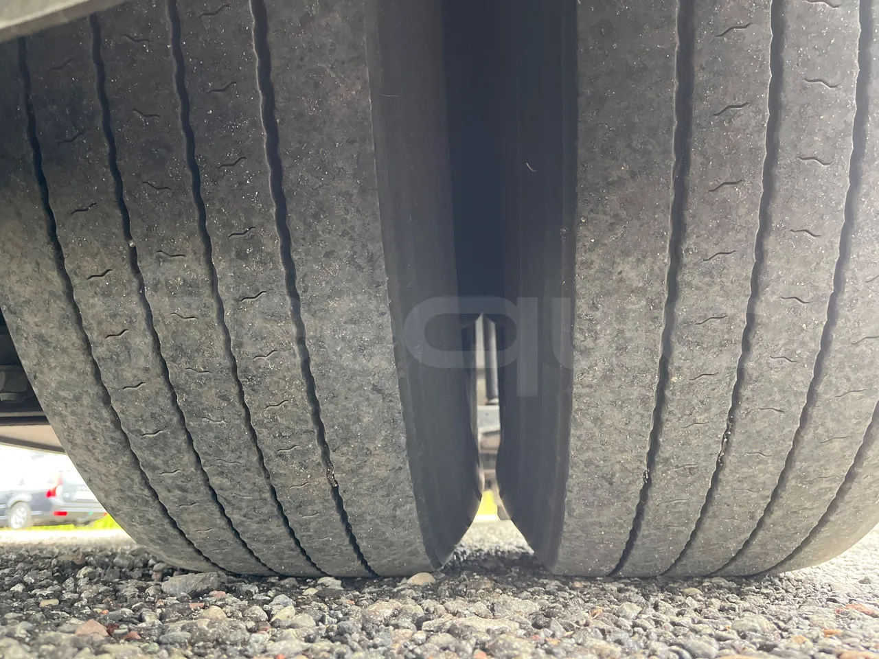Mercedes-Benz Tourismo RHD 632 01 - EUR6 - 290kW - 12.96m - tread condition second axle tires right