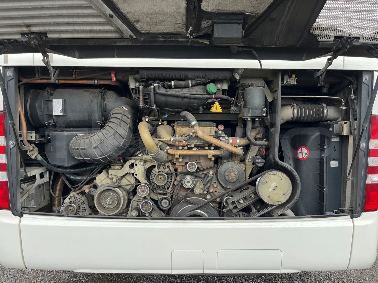Mercedes-Benz Tourismo RHD 632 01 - EUR6 - 290kW - 12.96m - rear hatch open