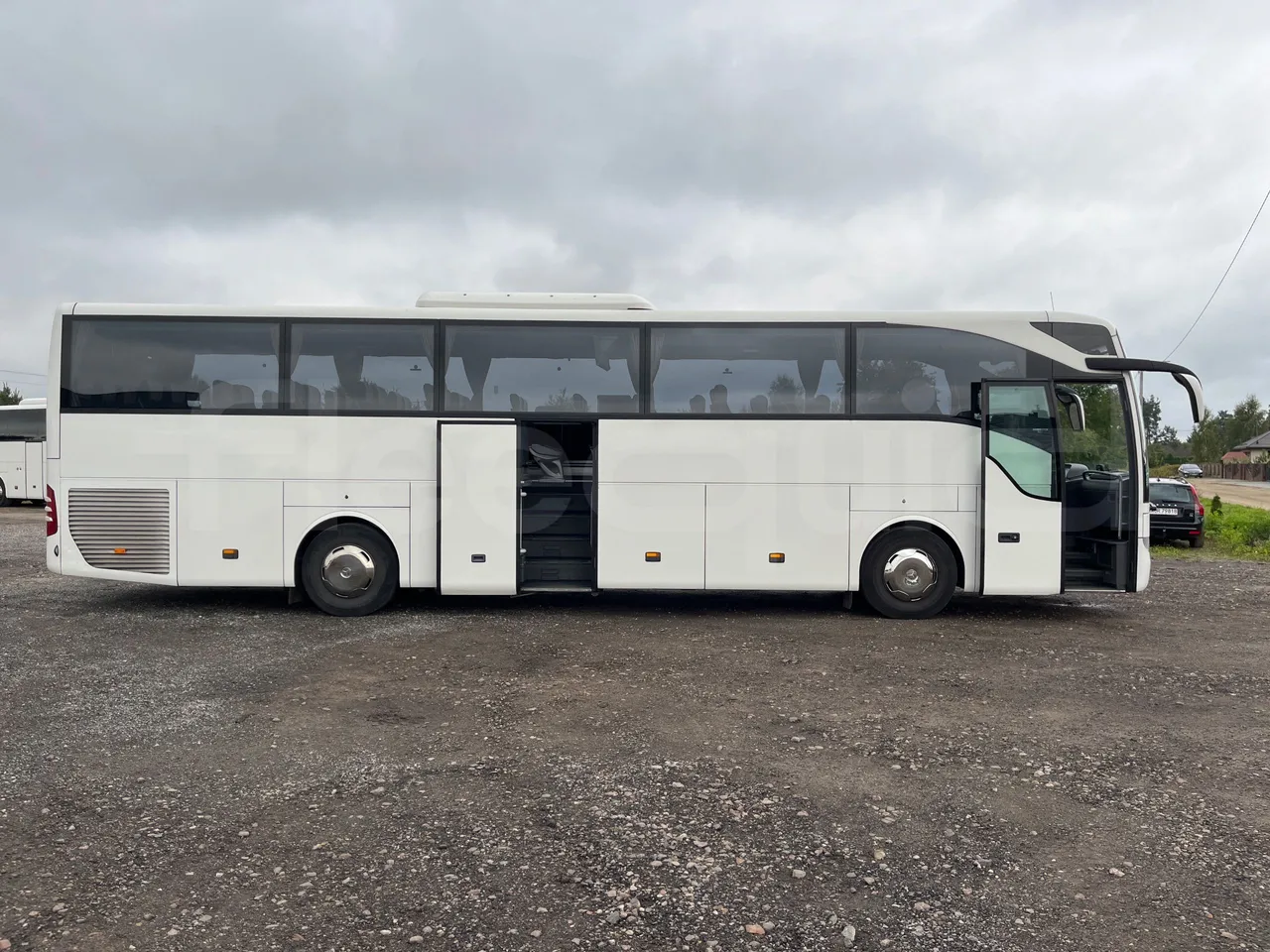 Mercedes-Benz Tourismo RHD 632 01 - EUR6 - 290kW - 12.96m - right side doors open