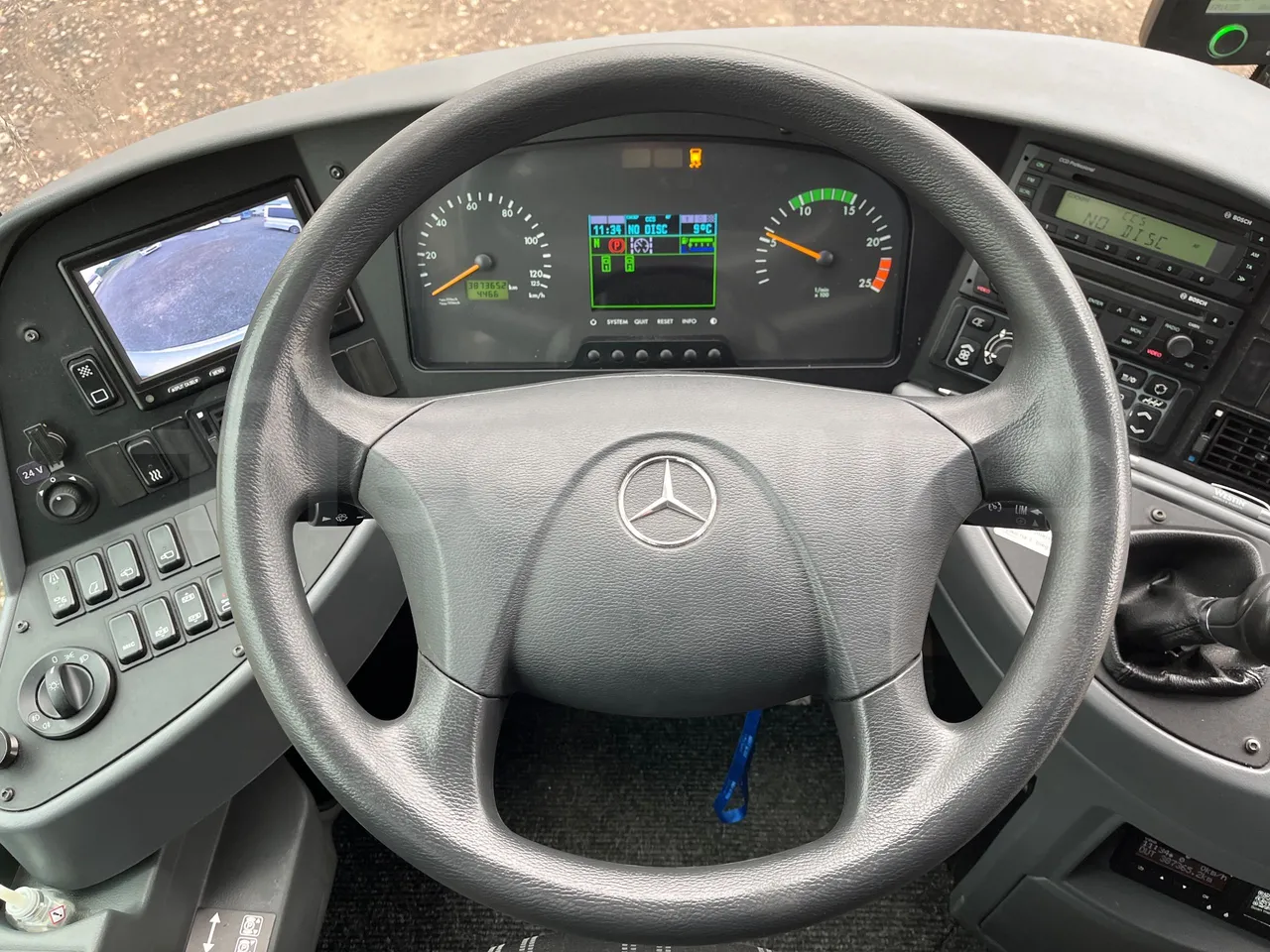 Mercedes-Benz Tourismo RHD 632 01 - EUR6 - 290kW - 12.96m - steering wheel photo