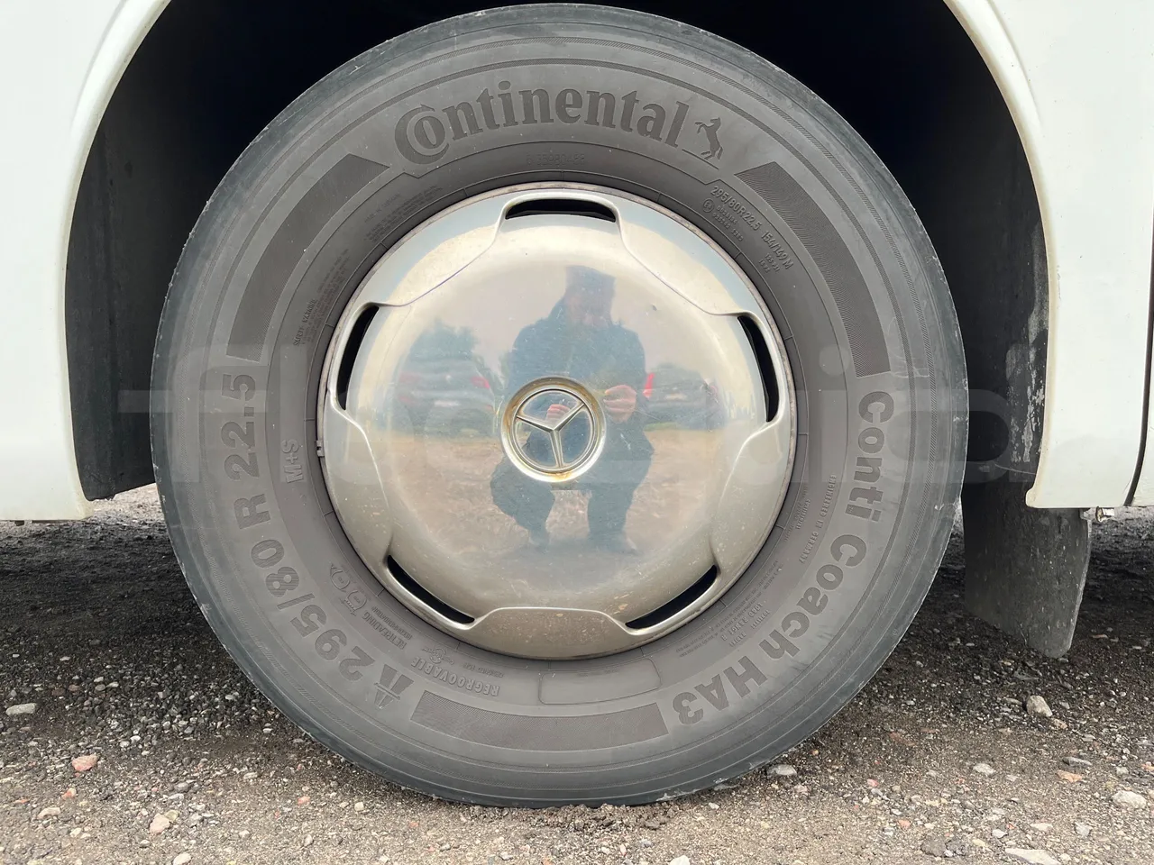 Mercedes-Benz Tourismo RHD 632 01 - EUR6 - 290kW - 12.96m - front left tire measurements