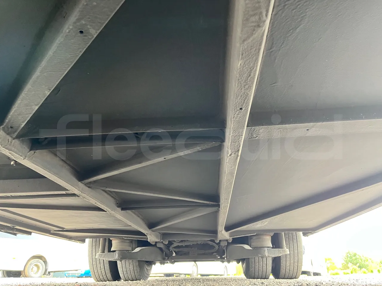 Mercedes-Benz Tourismo RHD 632 01 - EUR6 - 290kW - 12.96m - central undercarriage photo
