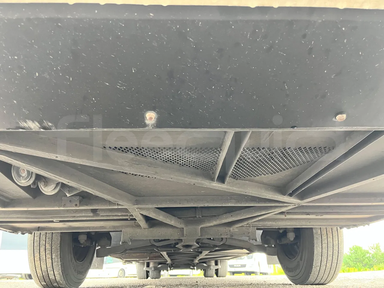 Mercedes-Benz Tourismo RHD 632 01 - EUR6 - 290kW - 12.96m - front undercarriage from front