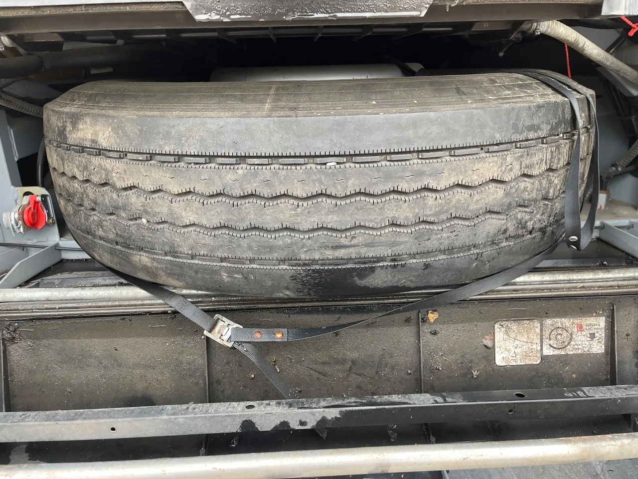 Mercedes-Benz Tourismo RHD 632 01 - EUR6 - 290kW - 12.96m - spare wheel