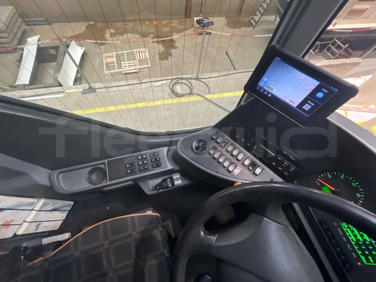 Mercedes-Benz Tourismo 632 01 - EUR6 - 290kW - 12.960m - jack and driver keys