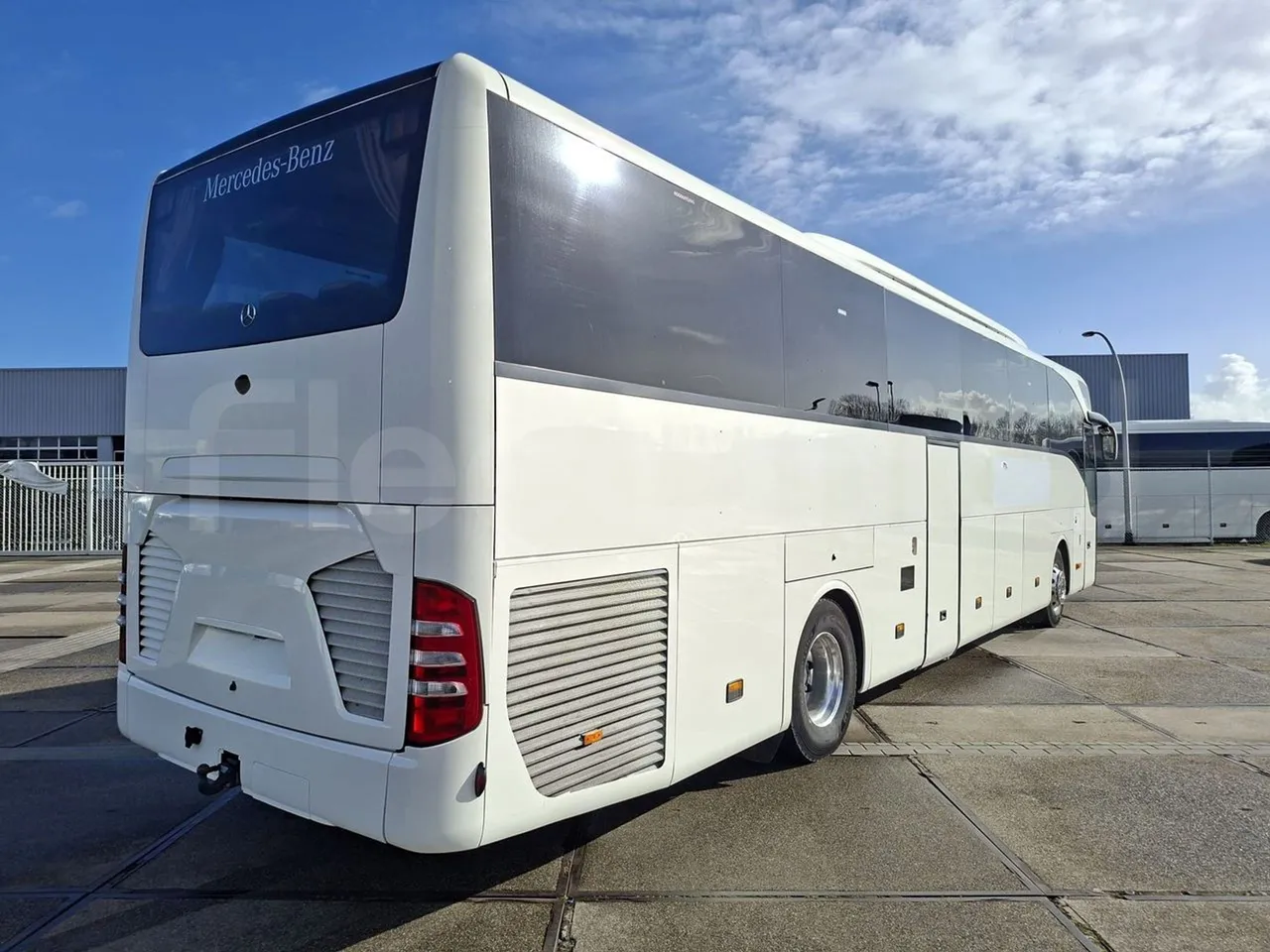 Mercedes-Benz Tourismo 632 01 - EUR6 - 290kW - 12.960m - 3/4 right rear doors closed