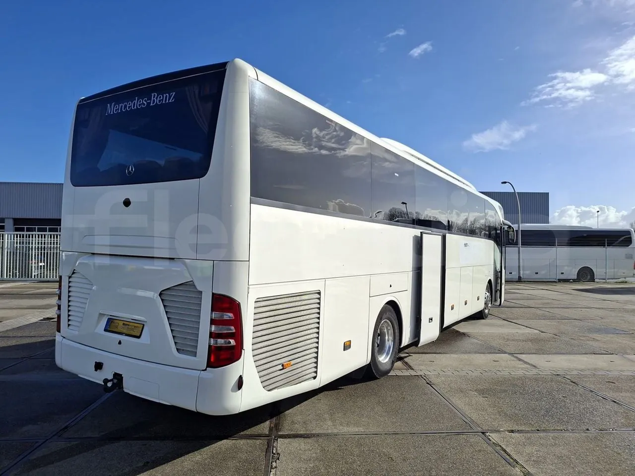 Mercedes-Benz Tourismo 632 01 - EUR6 - 290kW - 12.960m - 3/4 right rear doors open